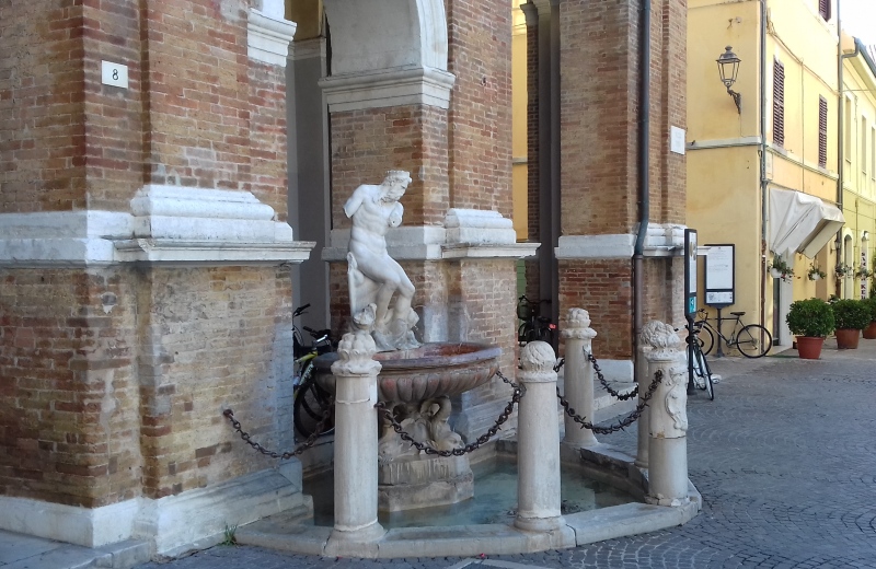 Fontana del Nettuno a Senigallia detto Monc' in piazza