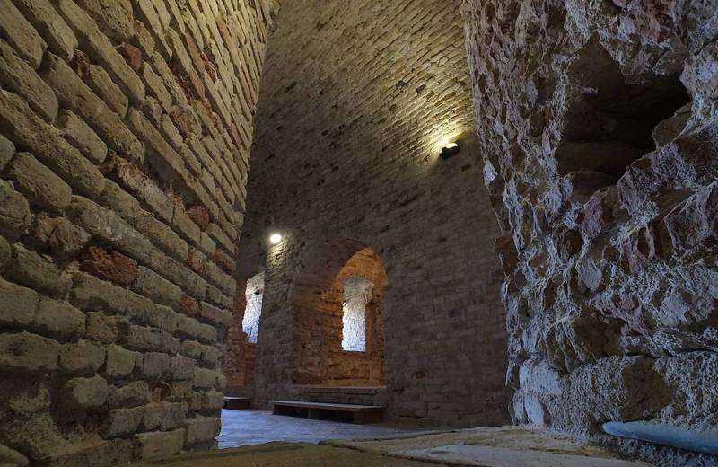 Base della torre inglobata nella Rocca Roveresca di Senigallia