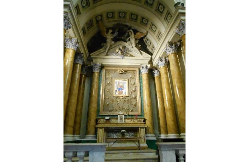 Cappella dedicata alla Madonna di Pompei nella chiesa della Maddalena a Senigallia