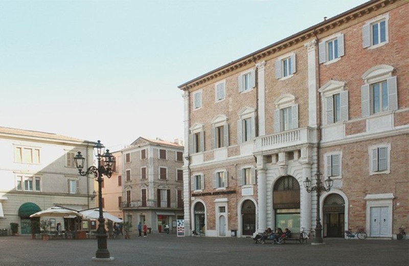 Palazzo Fagnani in piazzza Roma a Senigallia