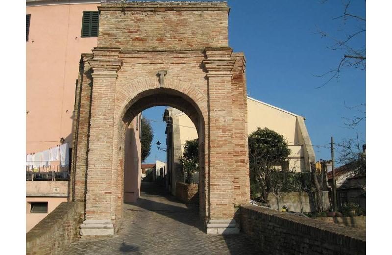 Porta d'ingresso al castello di Roncitelli di Senigallia