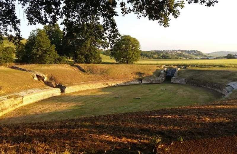 Anfiteatro dell'antica città Romana di Suasa