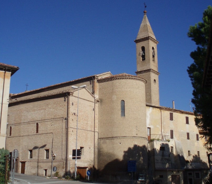Chiesa parrocchiale SS Pietro e Paolo di Castelleone di Suasa - Abside e campanile