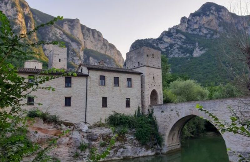 Genga ponte Romano sul Sentino