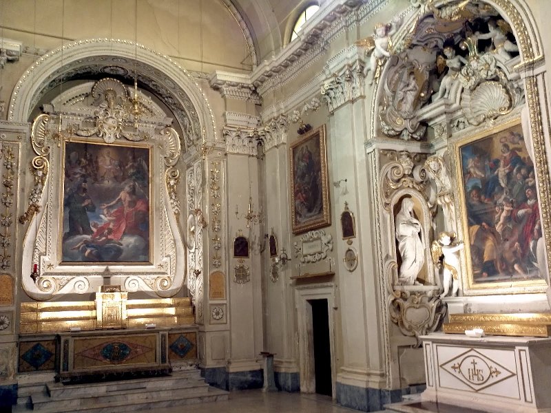 Interno della chiesa di San Rocco a Ostra