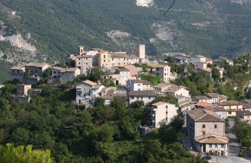 Pierosara di Genga anticamente chiamata Castelpetroso