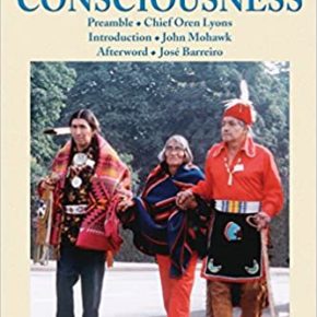 HAUDENOSAUNEE FAITHKEEPER, CHIEF OREN LYONS RIVOLGENDOSI AI DELEGATI ALL'ORGANIZZAZIONE DELLE NAZIONI UNITE HA APERTO "L'ANNO DEI POPOLI INDIGENI" (1993)