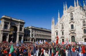 Piazza Duomo Milano 25 Aprile
