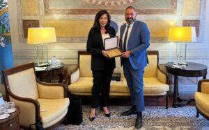 L’Ambasciatrice Palestinese Abeer Odehil e il Segretario agli Esteri di San Marino, Luca Beccari